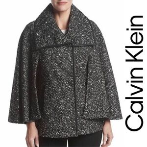 292‎ - Calvin Klein Black/White Jacket - Size S/M
